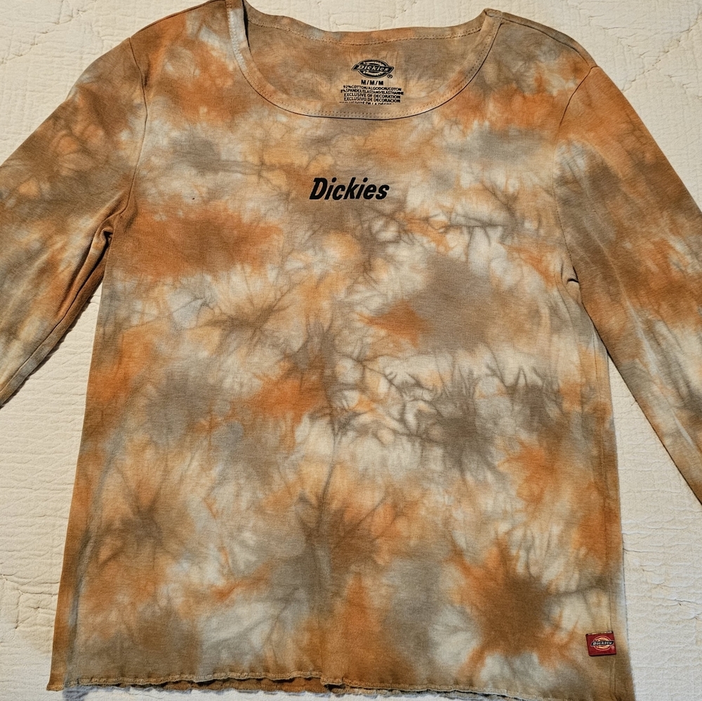 Dickie's long sleeve tie dye top with scalloped trim.